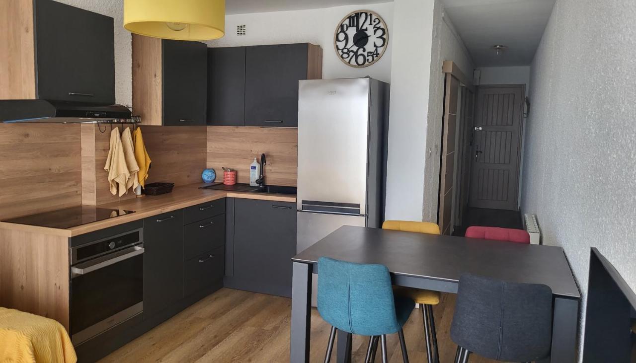 Adorable Petit Appartement Avec Magnifique Vue Sur Le Port De Canet מראה חיצוני תמונה